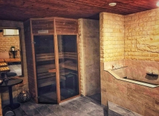 SAUNA SAUNA